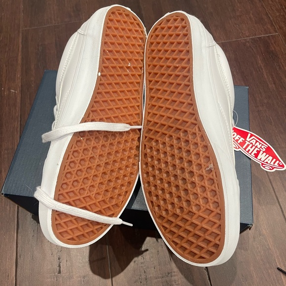 Vans Off The Wall Old Skool Classic Tumble Shoe - All White, New - Picture 3 of 4